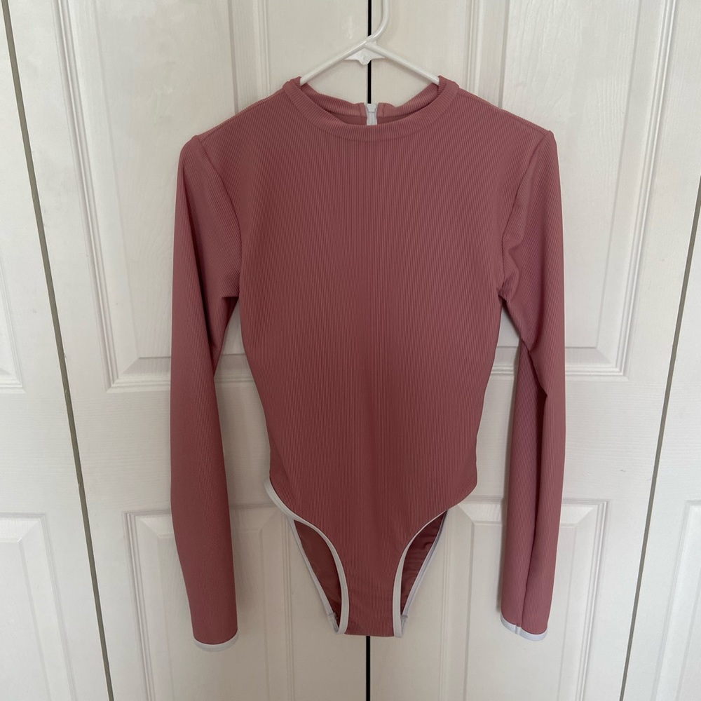 LainSnow Women’s Rashguard